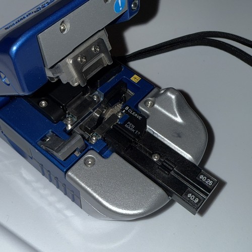 Belden FC-7 Fiber Optic Handy Cleaver FC-7R-S - Picture 3 of 4