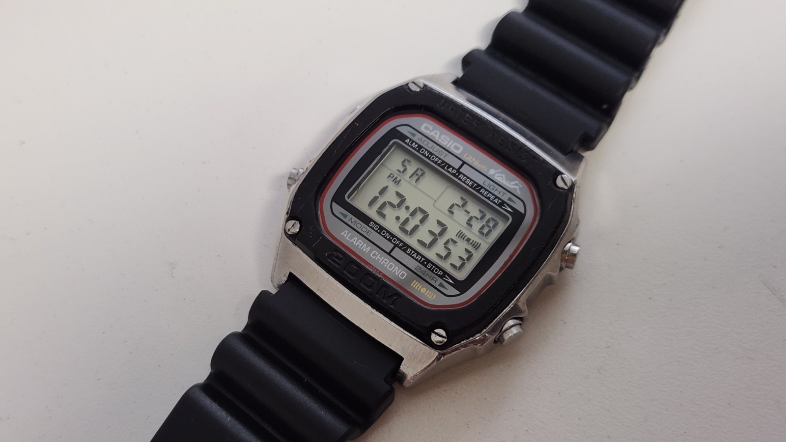 VINTAGE CASIO DIGITAL WATCH DW-1000 MADE IN JAPAN