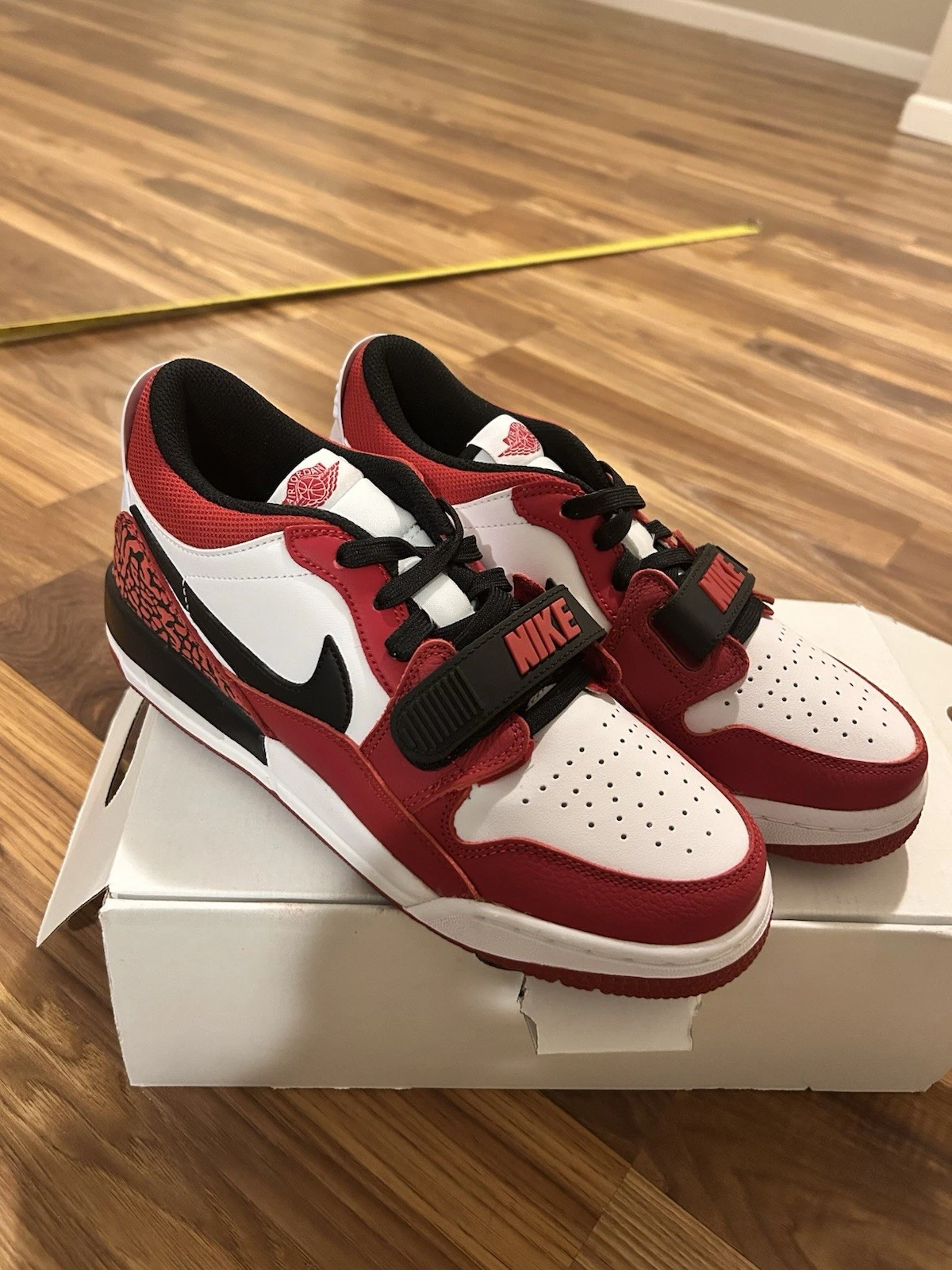 Nuove Nike Air Jordan LEGACY 312 LOW taglia 7 anni grandi bambini stile CHICAGO ROSSO