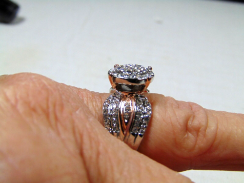 GORGEOUS  NEW 14 K WHITE GOLD FILLED RING WITH CZ STONES - Picture 1 of 10