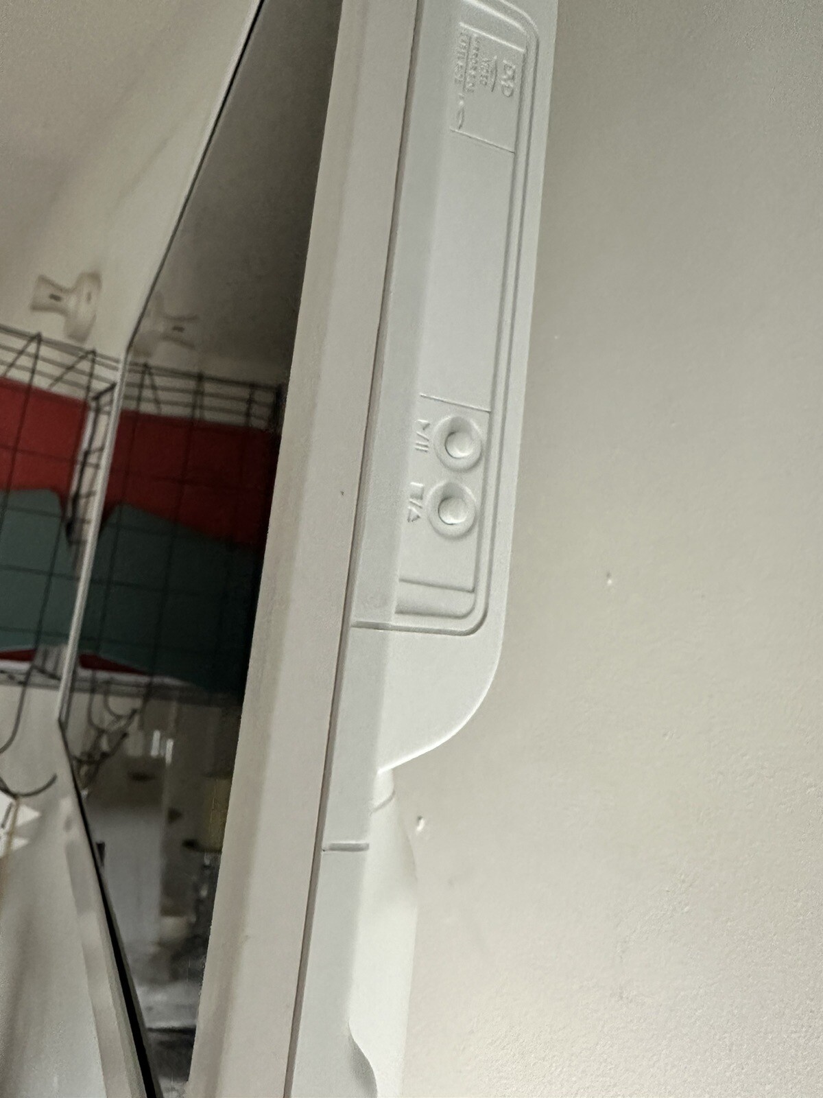 Logik L24HEDW14 24" LED TV/DVD COMBI HDMI/DVD/USB WHITE eBay