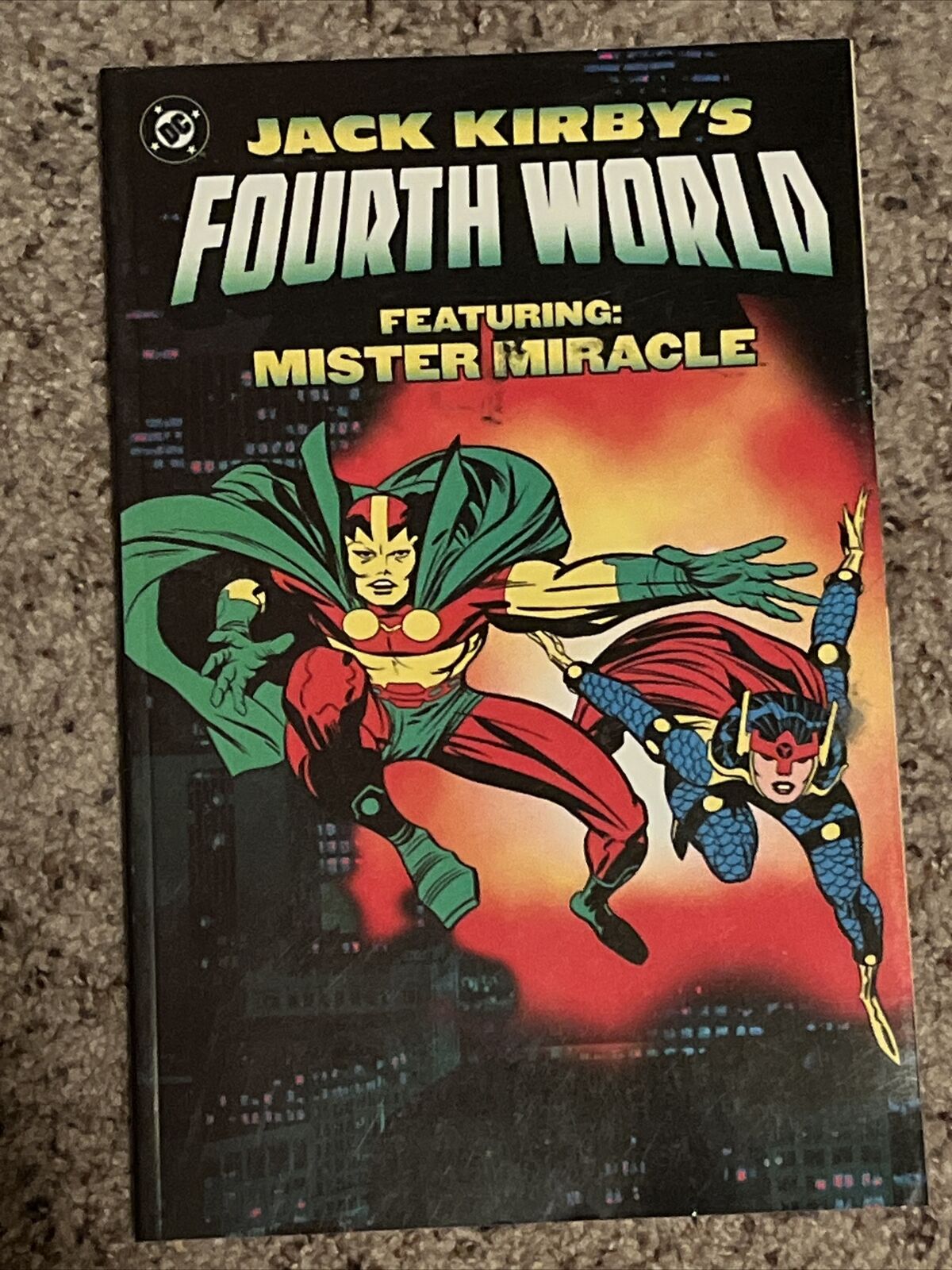 JACK KIRBY'S FOURTH WORLD : FEATURING MISTER MIRACLE. DC