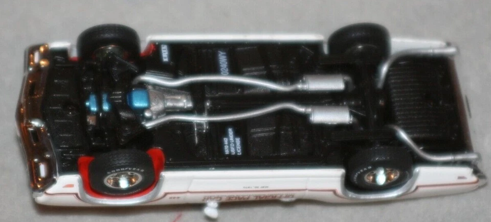 1970 OLDSMOBILE 442 INDY 500 PACE CAR 1/43 SCALE AMERICAN MUSCLE SERIES - Image 4 of 4