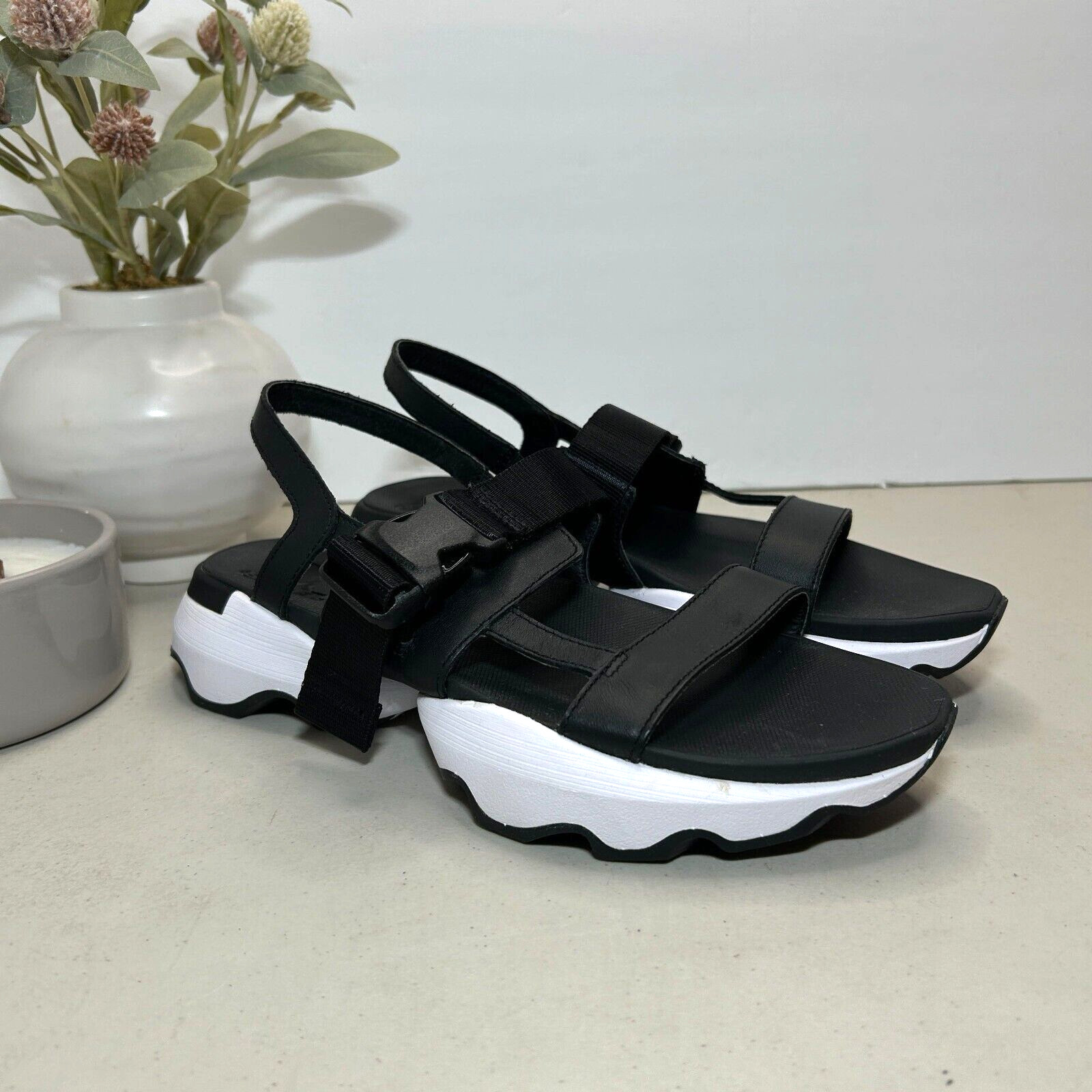Sorel Kinetic Impact Y-Strap High Wedge Leather Sandals Black Women's 8.5 NWOB