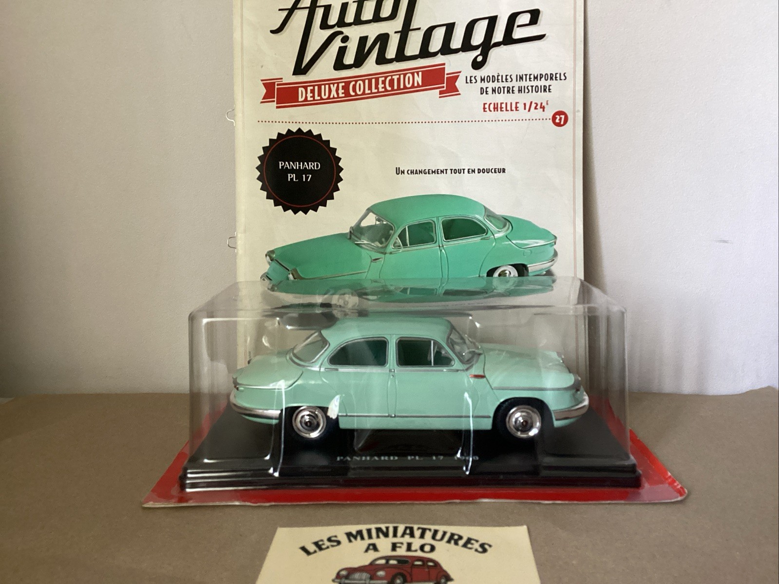Panhard PL 17 1960 échelle 1/24 - Réplique historique haut de gamme Hachette Collection
