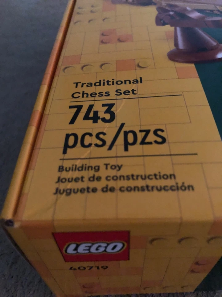 LEGO 40719 Traditional Chess Set 2 in 1 includes Checkers Sealed free shipping - Image 2 of 4
