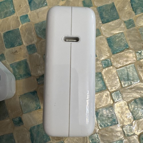 Adattatore di Alimentazione USB-C Originale Apple 61W per MacBook Pro - A1947 - Foto 2 di 6