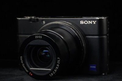 Sony Cyber-shot DSC-RX100M3 III Point Shoot Digital Camera US Duty Paid 10002