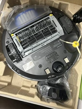 iRobot Roomba 692 Wi-Fi Connected Robot Vacuum