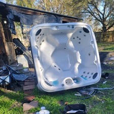 Square White Fiberglass Hot Tub with Built-in Seats and Multi-Jet