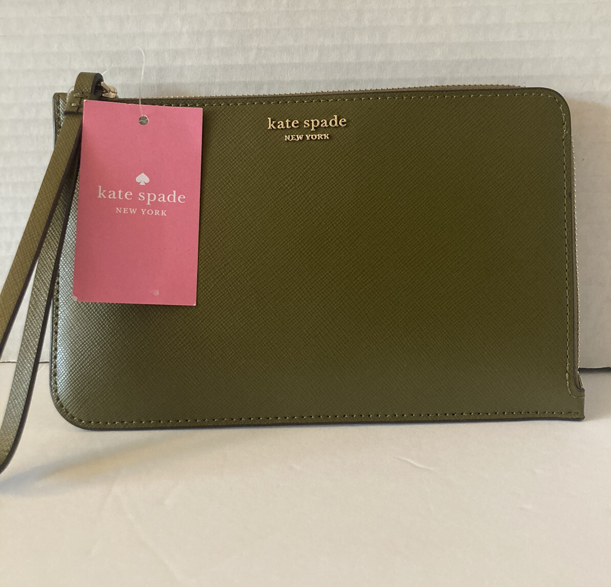 New Kate Spade Cameron Medium Zip wristlet Dried Moss Green Saffiano Leather