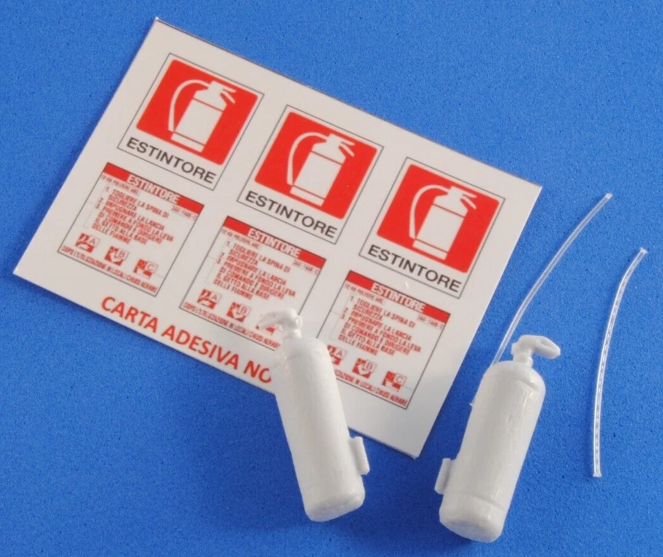 NINIVE 1Y Set x2 estintore rosso modello per diorama auto scala 1:24 - Immagine 3 di 4