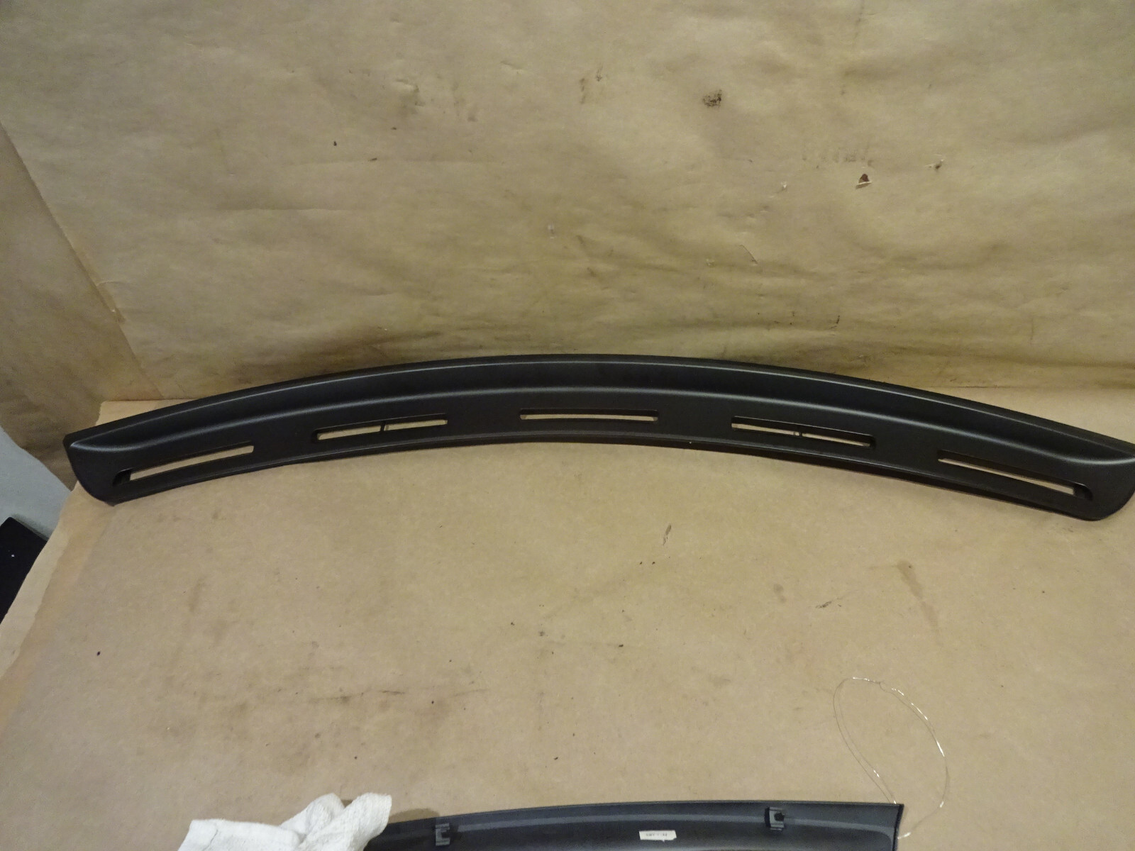 Maserati Quattroporte 05-06 - Dash Defroster Vent Plate -P/N 66523800