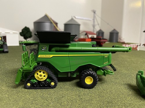 1/64 ERTL John Deere 75th Anniversary X9 1000 Tracked Combine - Just Released - Picture 7 of 12