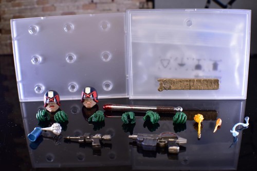 SDCC 2024 Exquisite Super Cursed Earth Dredd 1/12 PX Action Figure Hiya Toys - Picture 4 of 12