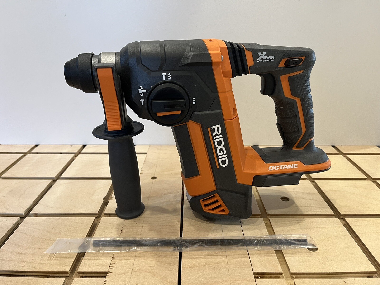 RIDGID 18Volt OCTANE Cordless Brushless 1" SDSPlus Rotary Hammer