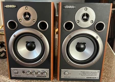 Set of ROLAND EDIROL MA-20D Digital Stereo Speakers (Left and Right)