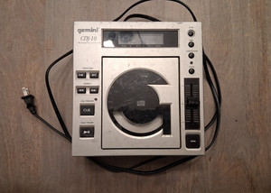 Gemini CDJ-10 Professional CD Player - Powers On But Doesn't Read CD - For Parts