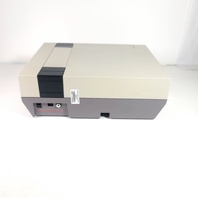 Nintendo NES Console Bundle 2 Controllers Zapper Mario Duck Hunt Cleaned