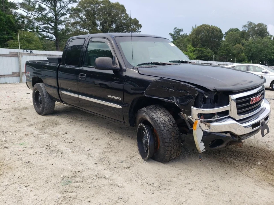 Radiator Fits 99-03 SIERRA 2500 PICKUP 2986857 - Image 4 of 4