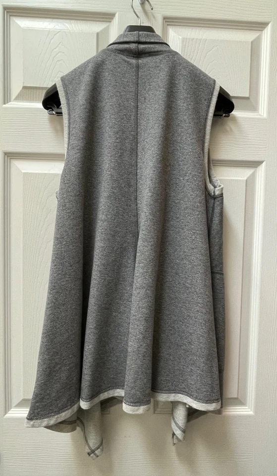 Ruby Rd. Women’s Medium Gray Fleece Vest Sleeveless Stretch Fly Away Pockets - Image 4 of 4