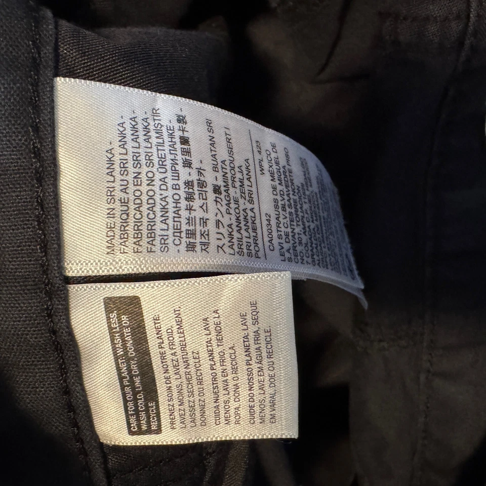 LEVI’S Superlow Baggy Cargo Pants Women's 26 Black Utility Streetwear Y2K Style - Image 4 of 4