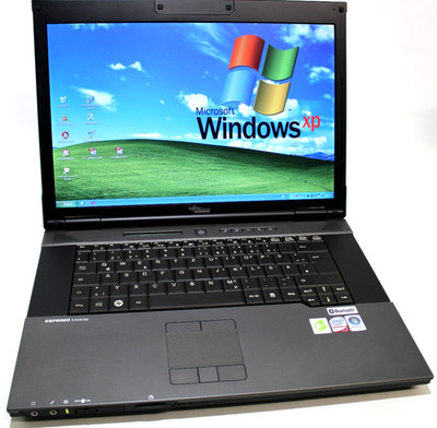 Windows XP Retro Laptop Siemens Esprimo D9510 Intel 320 GB HDD 4 GB RS232 Win XP