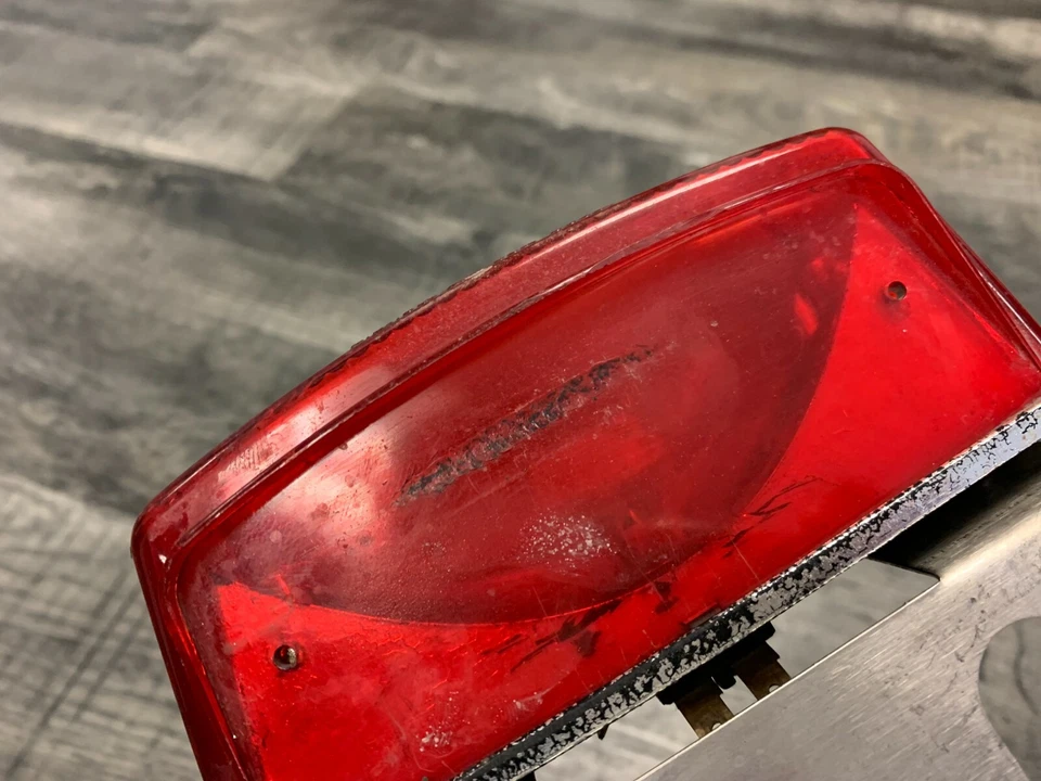 Luz trasera de freno para Ducati S4 S4R S2R 620 750 800 900 Monster OEM Foto 4 de 4