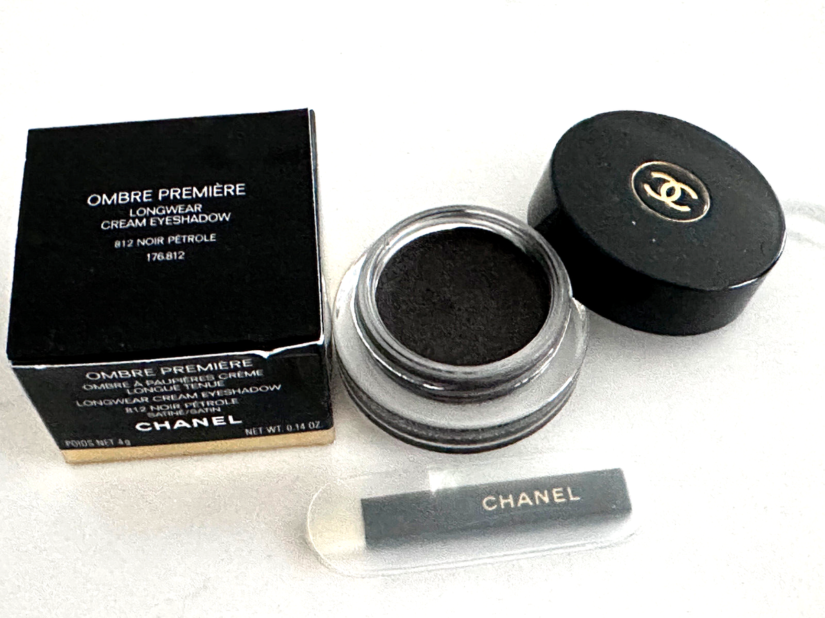 Chanel Illusion D'ombre Long Wear Luminous Eyeshadow 812 NOIR