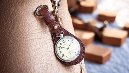 New handmade leather case for pocket watch 45mm in the form of a keychain saddle - Picture 4 of 10