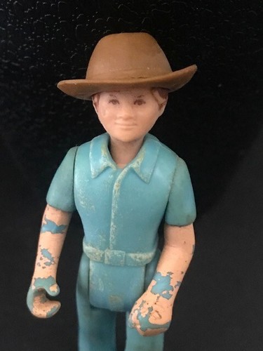 FISHER PRICE TOYS ADVENTURE PEOPLE #304 SAFARI SON FIGURE WEARING COWBOY HAT - Picture 3 of 12