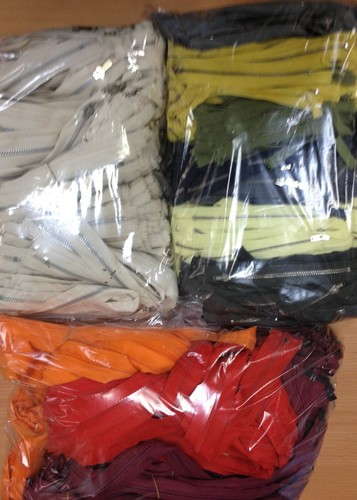 Zipper Zips Bulk Pack 1 KG Random Assorted Sizes Colours Plastic and Metal Zip - Picture 7 of 7