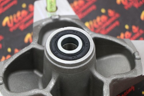 1 x NEW front hubs + studs + seals + bearings Yamaha Banshee Warrior Blaster - Picture 6 of 8
