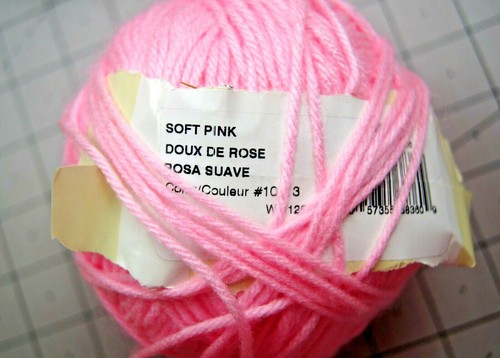 Caron Yarnspration's 4 ply Yarn SOFT PINK 3.7 Ounces Rolled into a ball - 第 1/2 張圖片
