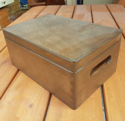 HOLZKISTE / SPIELZEUGBOX 30x20x13cm IN VIER TYPEN, IN BRAUNER FARBE
