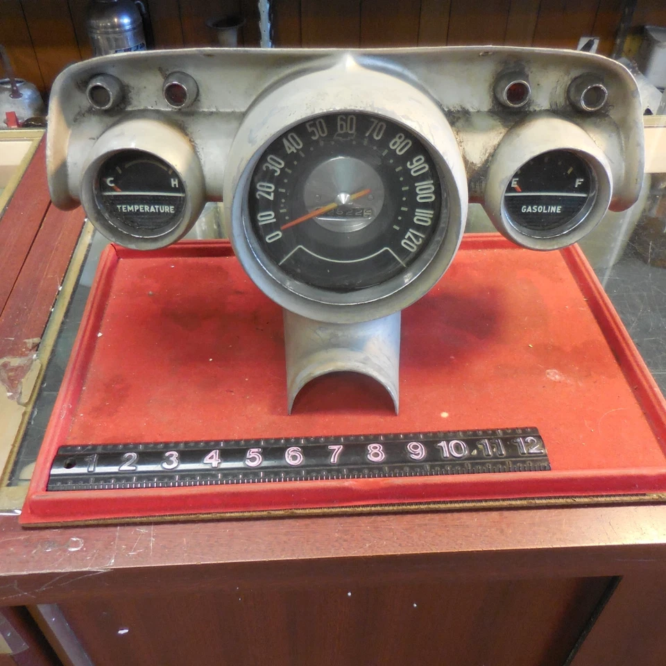 Chevrolet Belair Nomad 1957 tablero cuadro de instrumentos velocímetro 1584733 Foto 2 de 4