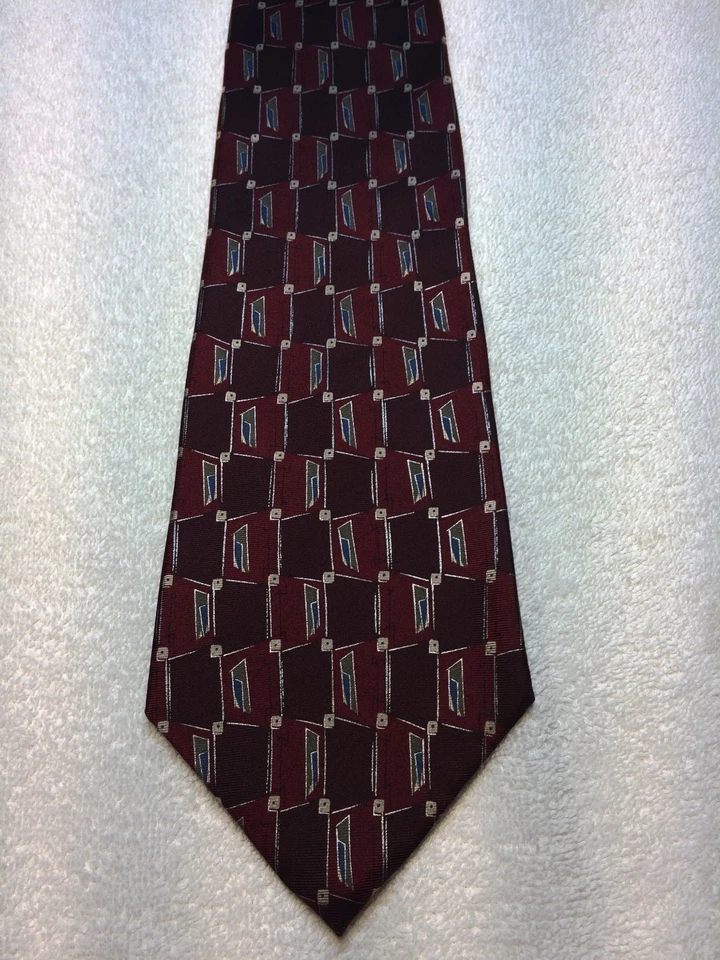 STAFFORD CORBATA HOMBRE ROJO CON PATRÓN AZUL Y RECTANGULAR 4 X 58 Foto 3 de 4