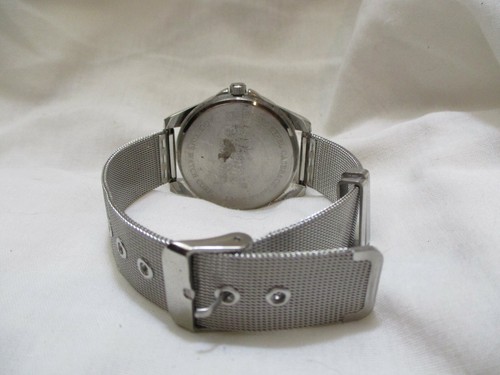 Vivani Analog Wristwatch with a Buckle Band - Picture 5 of 12