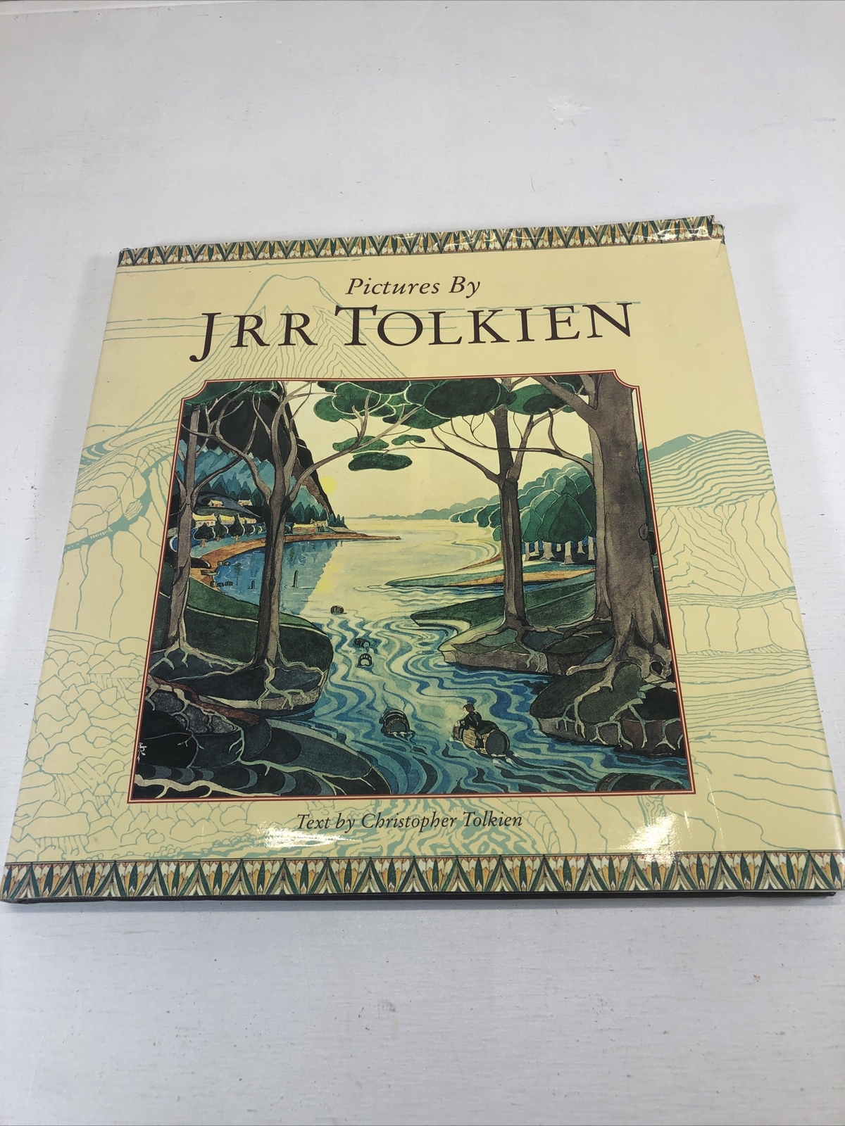 Pictures by JRR Tolkien art book Text By Christopher Tolkien VGC