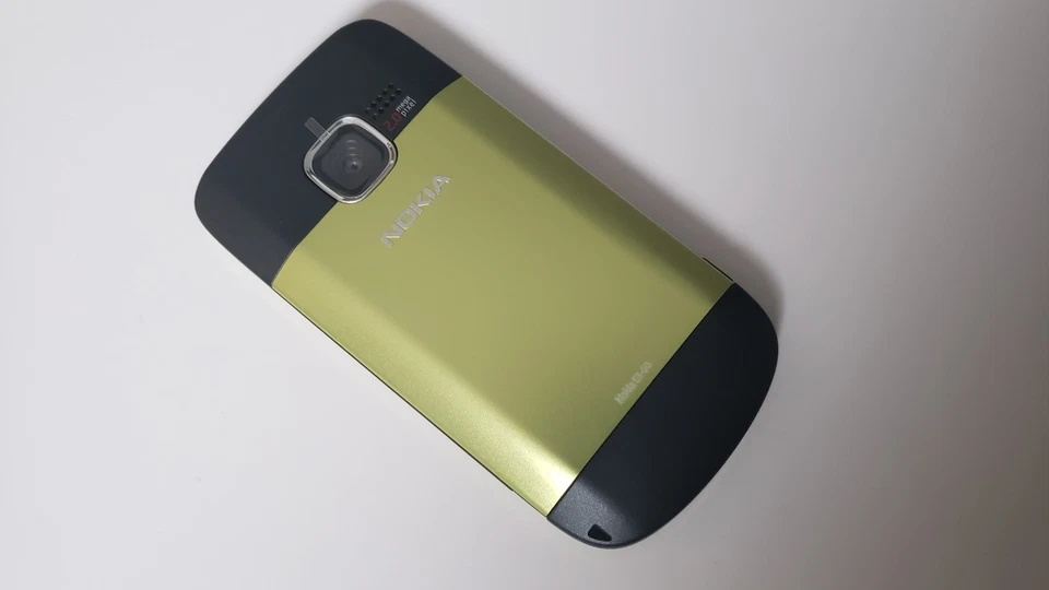 Nokia C3-00 - (Unlocked) Smartphone Green Rare - Image 2 of 2