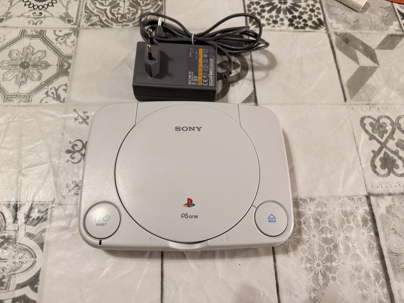 Sony PSone Console Sony PlayStation 1 Bianca con Alimentatore 7.5V SCPH-114