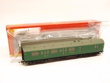 Hornby R4884B SR Bulleid Suburban Brake 3rd Coach 2861 (OO) Boxed