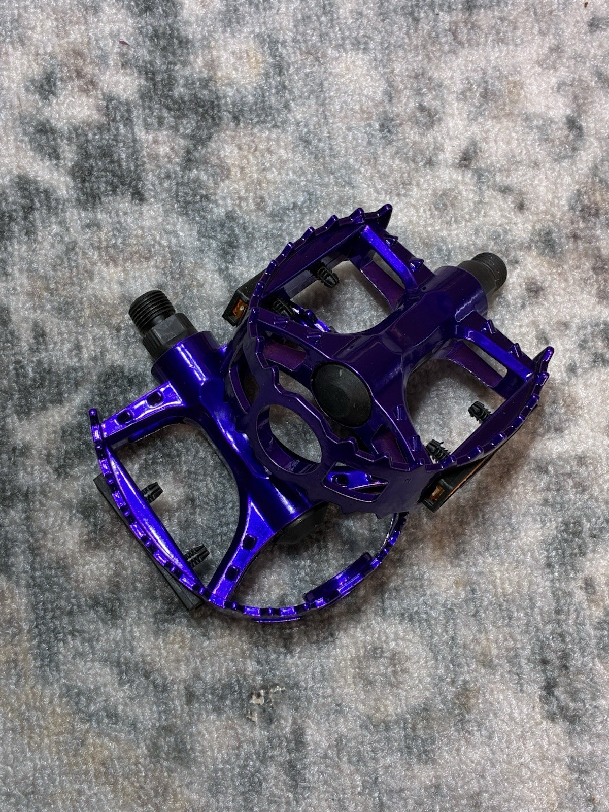 Hardluck Bear Trap Pedal 9/16" Old School KKT Style Fits 3 pc Cranks Ano Purple