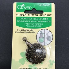 Clover Thread Cutter Pendant Antique Gold Tone Floral #455 New Combine Shipping