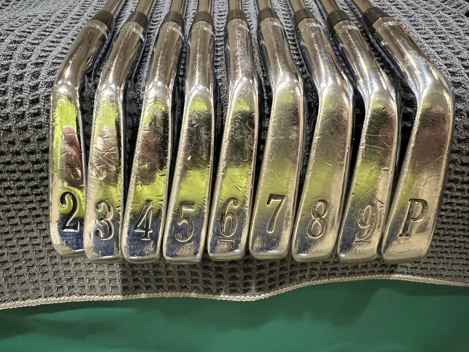 Juego de hierro forjado Titleist 681 2-PW Foto 2 de 4