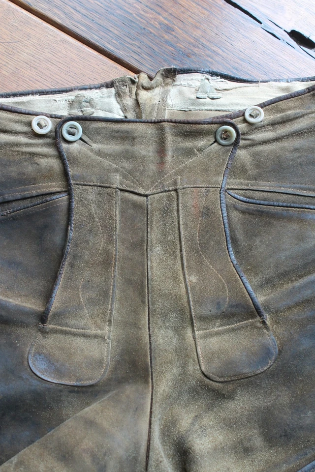 Schöne kurze gute alte KnopflatzLederhose H 50/52 viel getragen, teildefekt - Bild 2 von 4