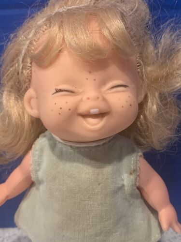 Cute 1960’s BLONDE EVERGREEN FRECKLE FACE 6" DOLL - Picture 5 of 9