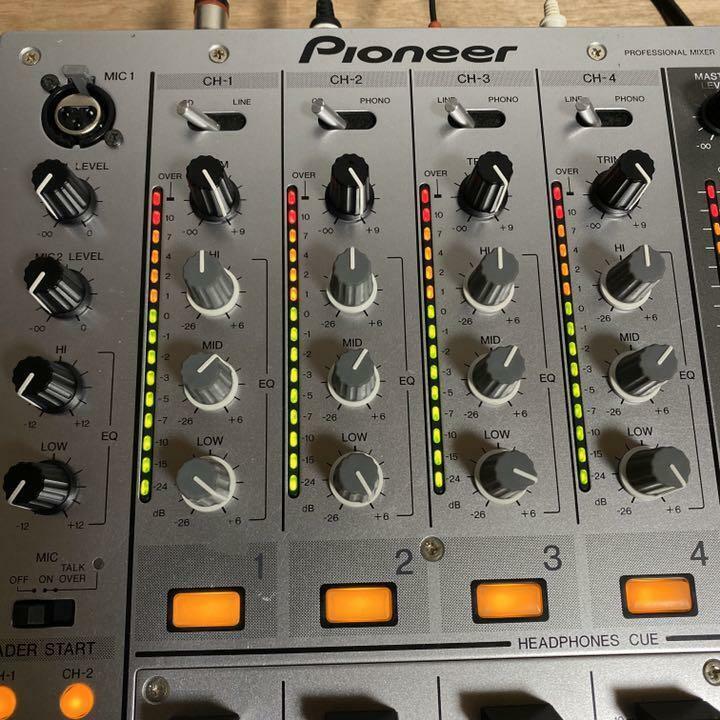 Pioneer DJM700 DJ mixer 4ch silver 24 bit 96kHz Sampling Pioneer DJM700 DJ mixer 4ch silver 24 bit 96kHz Sampling