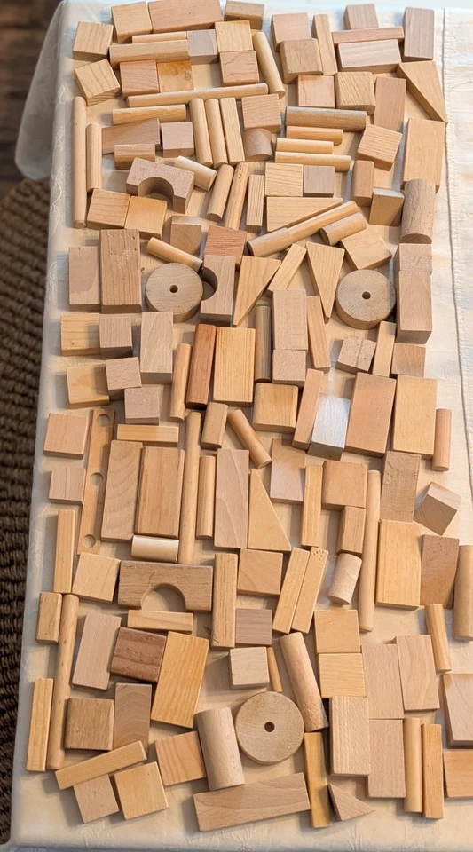 VTG 1975 Playskool Natural Finish Wooden Blocks Set 158 Pieces Original Box - Image 4 of 4