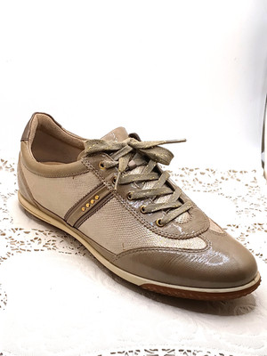 ECCO Hydro Max Beige Women's Size 41/ 10 US M Leather Spike Less Golf Shoes